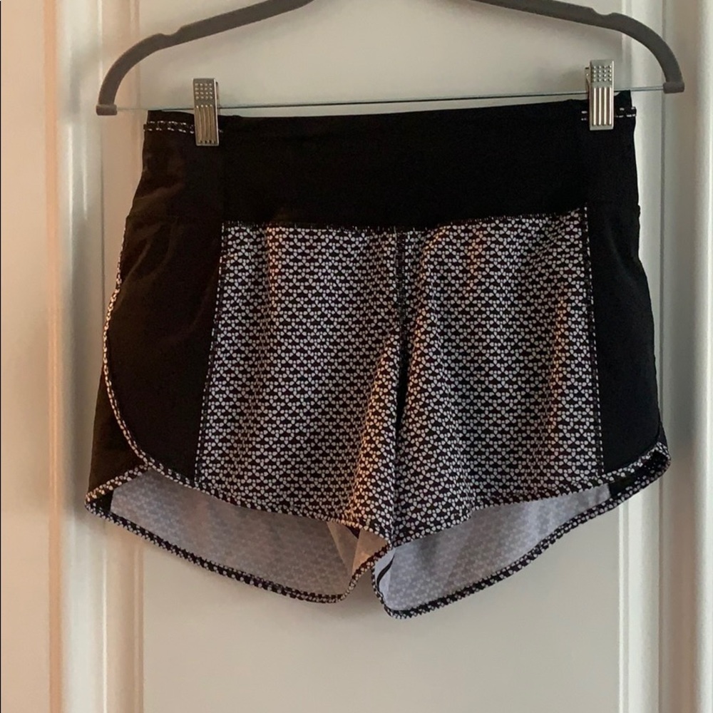 Lululemon black and white shorts
